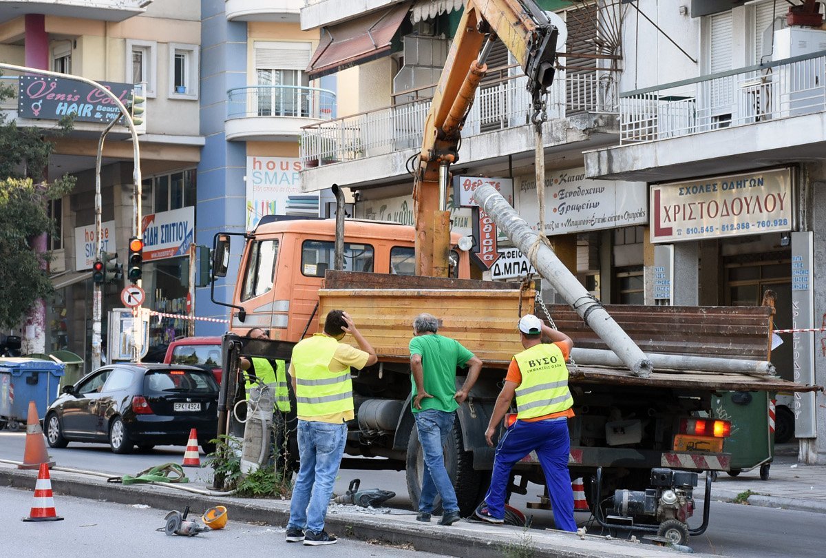 Στο εδώλιο γιατί εισέπραττε μισθούς για καθήκοντα που ποτέ δεν εκτέλεσε!