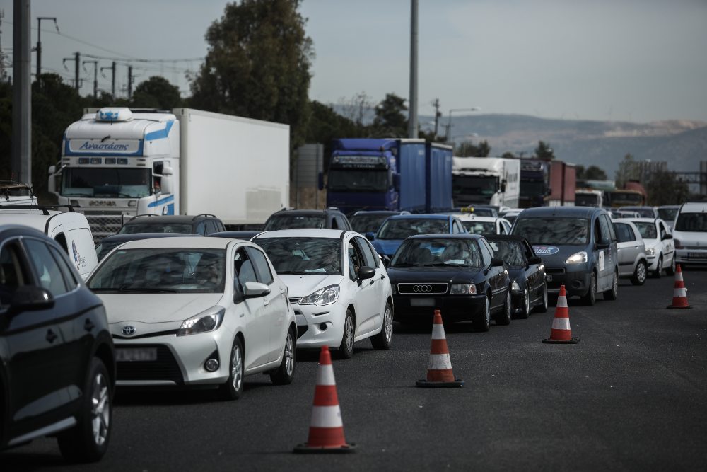 Πινακίδες κυκλοφορίας: Πώς να τις ξαναβάλετε στο ΙΧ για να πάτε διακοπές