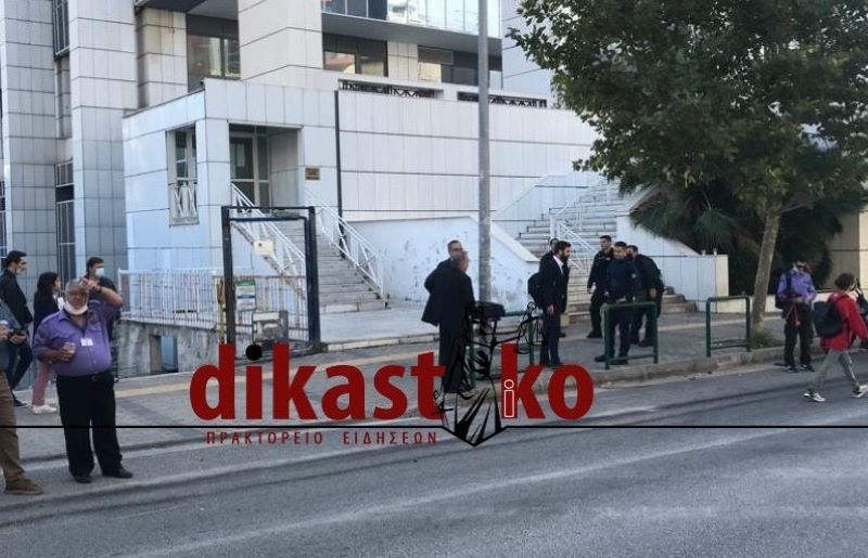 Εκκένωση του Εφετείου Αθηνών μετά από τηλεφώνημα για βόμβα – ΦΩΤΟ