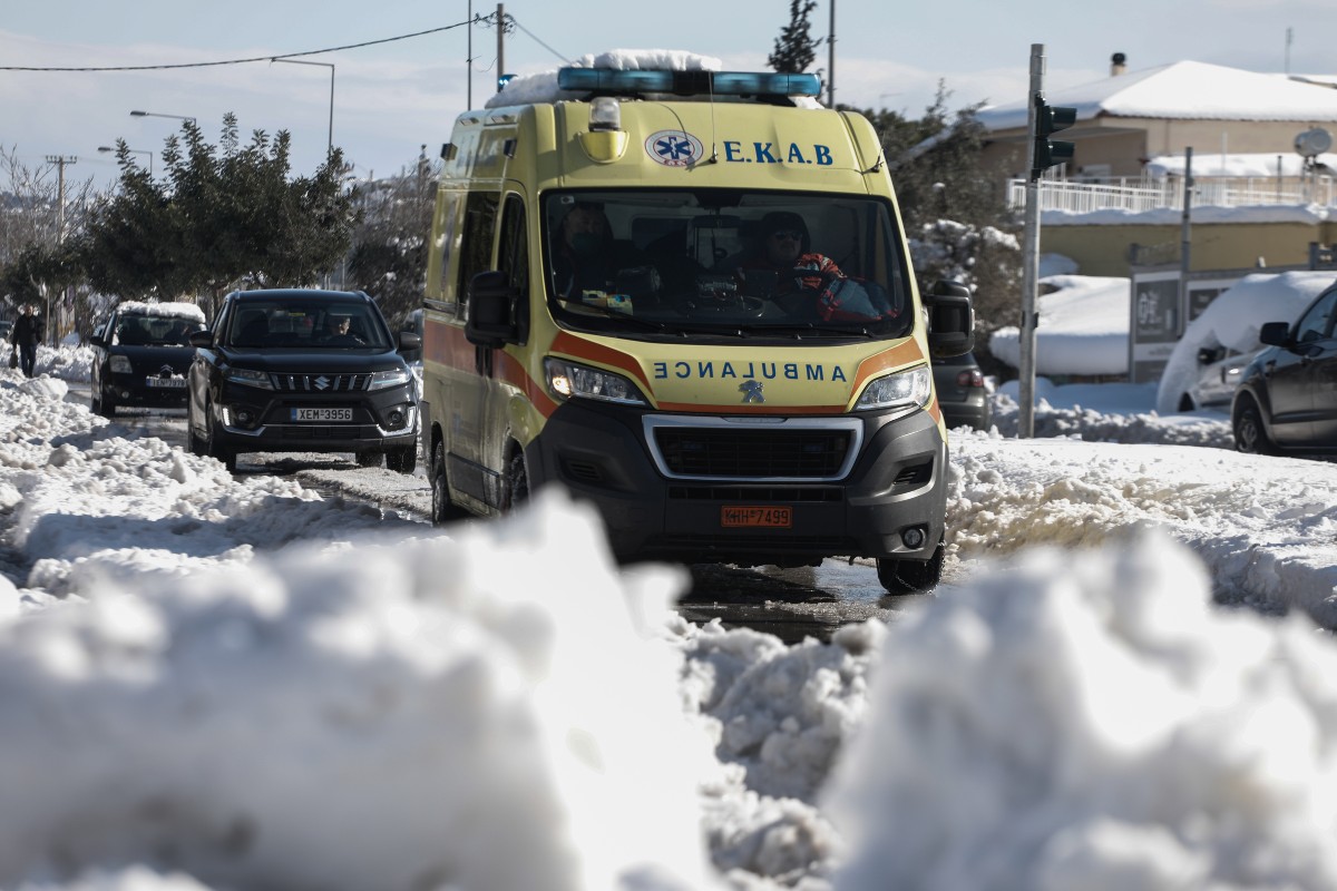 Τραγωδία στα Μελίσσια: Νεκρός 77χρονος που γλίστρησε στον πάγο και χτύπησε στο κεφάλι