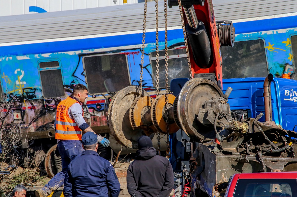 Τέμπη: Απολογείται ο σταθμάρχης – Οι ευθύνες που αναλαμβάνει και ποιους θα “δείξει” για τα αίτια του δυστυχήματος – ΒΙΝΤΕΟ