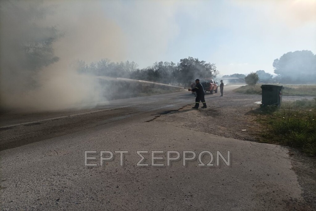 Φωτιά σε οικόπεδο