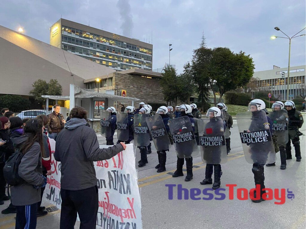 Ανακοίνωση ΑΠΘ για εκκένωση κατάληψης Νομικής